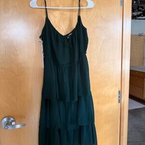Gorgeous forest green midi dress